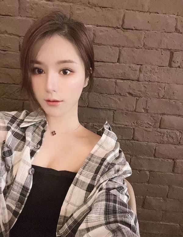 伦敦外围模特联系方式